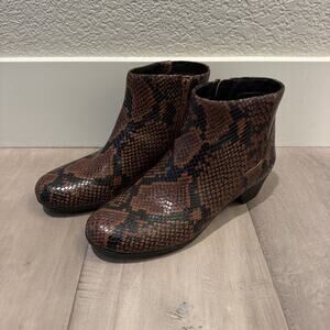NEW ABEO Ankle Boots Booties Snake Skin Leather Heeled Country Minimalist 6.5